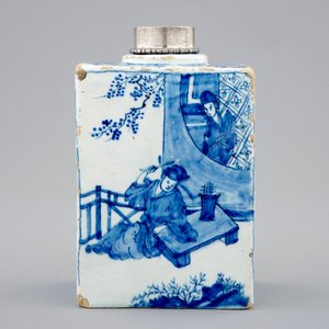 A fine blue and white Dutch Delft chinoiserie tea caddy, Kangxi style, ca. 1700 — photo 4