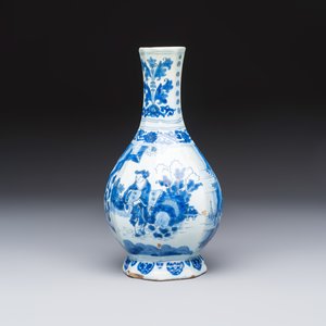 A fine blue and white Dutch Delft chinoiserie vase in Transitional style — photo 3