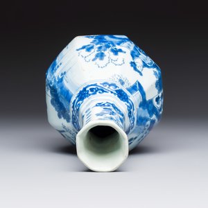 A fine blue and white Dutch Delft chinoiserie vase in Transitional style — photo 5