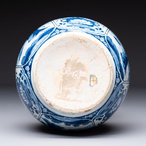 A fine blue and white Dutch Delft double gourd Kangxi-style chinoiserie vase, early 18th C. — 照片 6