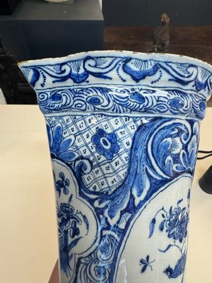 A fine blue and white Dutch Delft five-piece chinoiserie garniture — photo 11