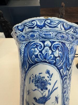 A fine blue and white Dutch Delft five-piece chinoiserie garniture — photo 12