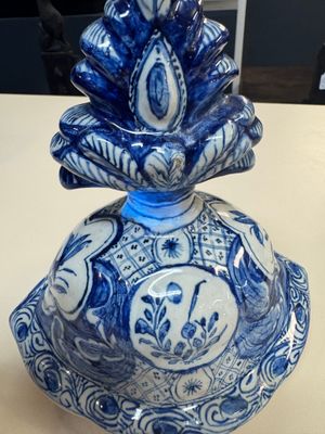 A fine blue and white Dutch Delft five-piece chinoiserie garniture — photo 122