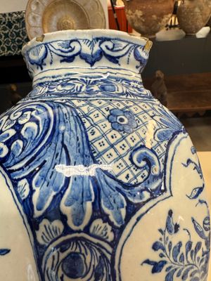 A fine blue and white Dutch Delft five-piece chinoiserie garniture — photo 126