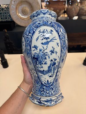 A fine blue and white Dutch Delft five-piece chinoiserie garniture — photo 131