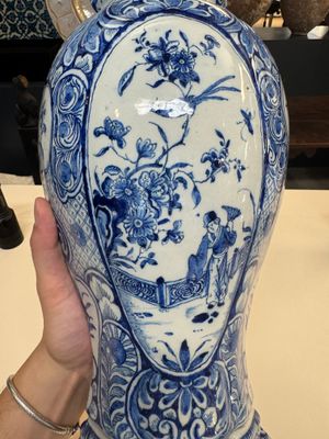 A fine blue and white Dutch Delft five-piece chinoiserie garniture — photo 135