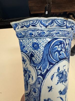 A fine blue and white Dutch Delft five-piece chinoiserie garniture — photo 22
