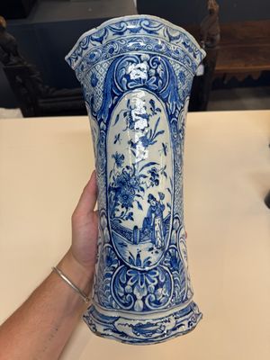 A fine blue and white Dutch Delft five-piece chinoiserie garniture — photo 29