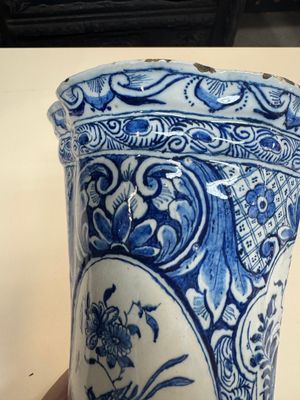 A fine blue and white Dutch Delft five-piece chinoiserie garniture — photo 3