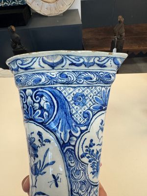 A fine blue and white Dutch Delft five-piece chinoiserie garniture — photo 32