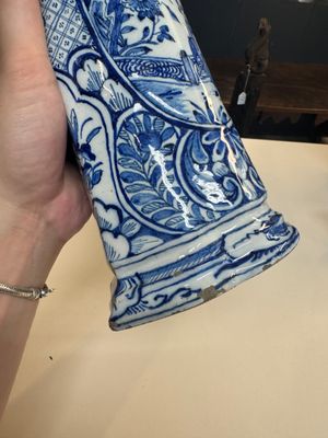 A fine blue and white Dutch Delft five-piece chinoiserie garniture — photo 34