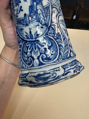 A fine blue and white Dutch Delft five-piece chinoiserie garniture — photo 35