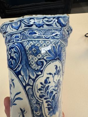 A fine blue and white Dutch Delft five-piece chinoiserie garniture — photo 4