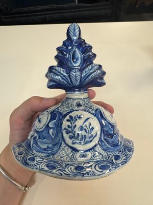 A fine blue and white Dutch Delft five-piece chinoiserie garniture — photo 50