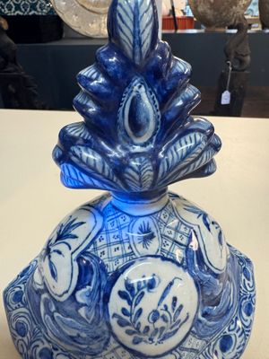 A fine blue and white Dutch Delft five-piece chinoiserie garniture — photo 53