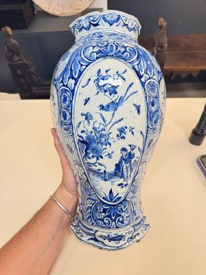 A fine blue and white Dutch Delft five-piece chinoiserie garniture — photo 55