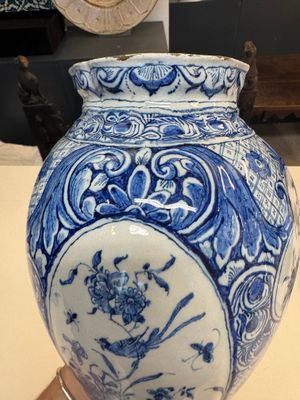 A fine blue and white Dutch Delft five-piece chinoiserie garniture — photo 57
