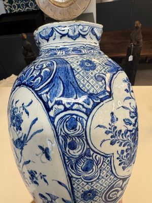 A fine blue and white Dutch Delft five-piece chinoiserie garniture — photo 58