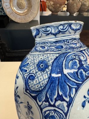 A fine blue and white Dutch Delft five-piece chinoiserie garniture — photo 63