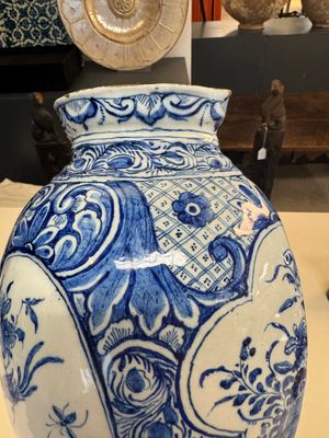 A fine blue and white Dutch Delft five-piece chinoiserie garniture — photo 65