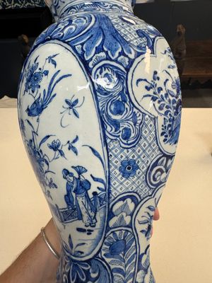 A fine blue and white Dutch Delft five-piece chinoiserie garniture — photo 66