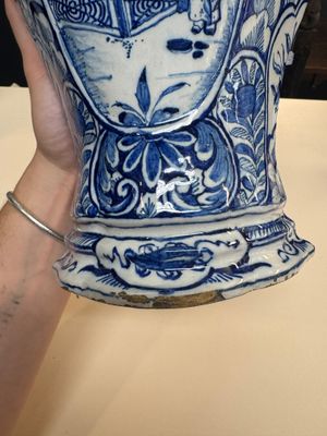 A fine blue and white Dutch Delft five-piece chinoiserie garniture — photo 70