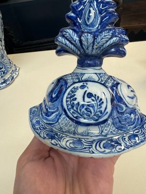 A fine blue and white Dutch Delft five-piece chinoiserie garniture — photo 77