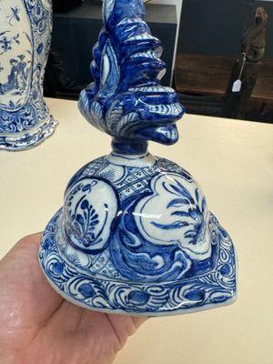 A fine blue and white Dutch Delft five-piece chinoiserie garniture — photo 78