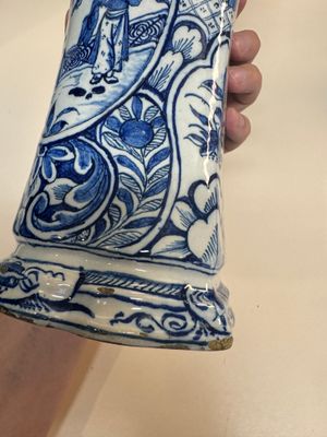 A fine blue and white Dutch Delft five-piece chinoiserie garniture — photo 8