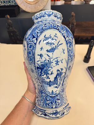 A fine blue and white Dutch Delft five-piece chinoiserie garniture — photo 89