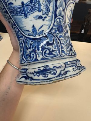 A fine blue and white Dutch Delft five-piece chinoiserie garniture — photo 96