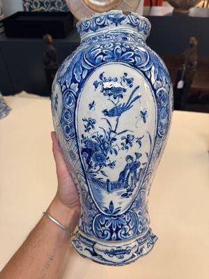 A fine blue and white Dutch Delft five-piece chinoiserie garniture — photo 98