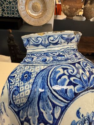 A fine blue and white Dutch Delft five-piece chinoiserie garniture — photo 99