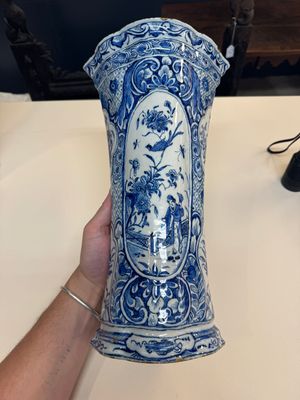 A fine blue and white Dutch Delft five-piece chinoiserie garniture — photo 10