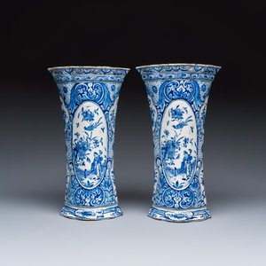 A fine blue and white Dutch Delft five-piece chinoiserie garniture — photo 12