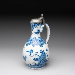 A fine blue and white Dutch Delft jug with pewter cover, early 18th C. — 照片 5