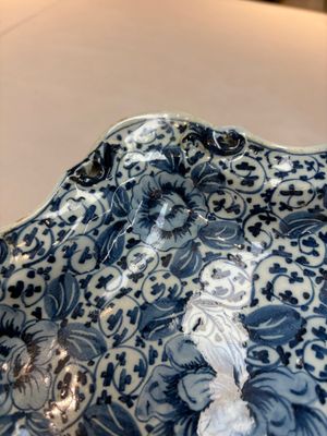 A fine blue and white Dutch Delft strawberry strainer and stand, 18th C. — photo 5