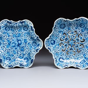 A fine blue and white Dutch Delft strawberry strainer and stand, 18th C. — photo 3