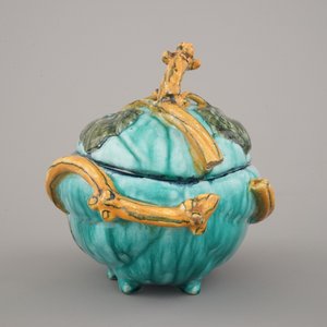A fine Brussels faience turquoise ground melon-shaped tureen and cover, 18th C. — 照片 3