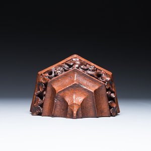 A fine carved oak niche with gothic architectural crowning, 15/16th C. — 照片 3