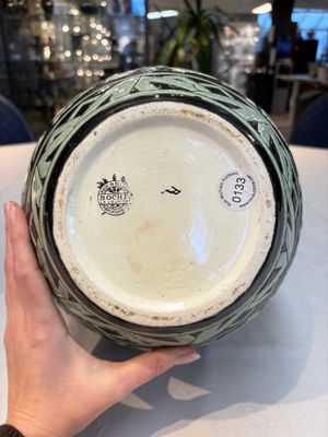 A fine Charles Catteau for Boch Kéramis 'Penguin' vase, early 20th C. — photo 10