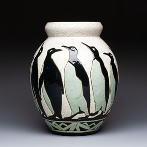 A fine Charles Catteau for Boch Kéramis 'Penguin' vase, early 20th C. — photo 2