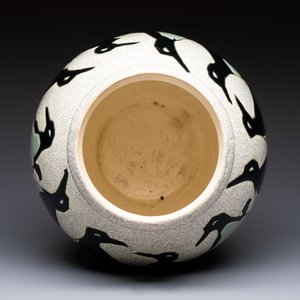A fine Charles Catteau for Boch Kéramis 'Penguin' vase, early 20th C. — photo 5