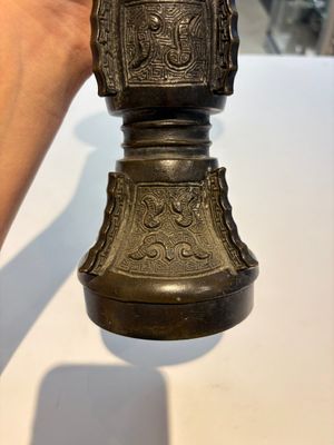 A fine Chinese archaistic bronze 'Gu' vase, Ming — photo 13