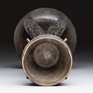 A fine Chinese archaistic bronze 'Gu' vase, Ming — photo 6