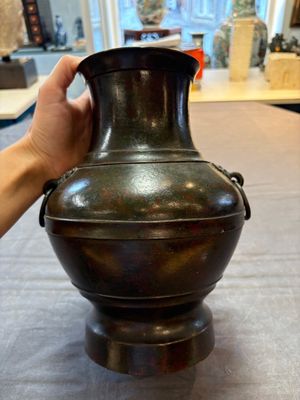 A fine Chinese archaistic bronze 'hu' vase, Song/Yuan — 照片 3