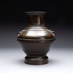 A fine Chinese archaistic bronze 'hu' vase, Song/Yuan — 照片 2