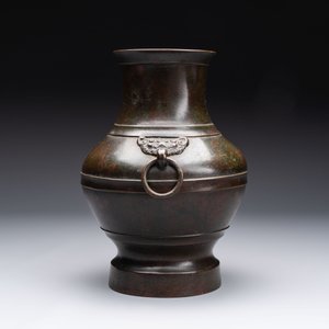 A fine Chinese archaistic bronze 'hu' vase, Song/Yuan — 照片 5