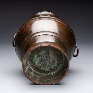 A fine Chinese archaistic bronze 'hu' vase, Song/Yuan — 照片 7