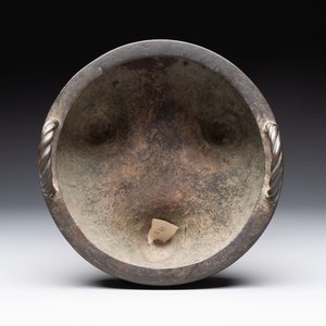 A fine Chinese archaistic bronze tripod censer, Yuan — foto 6